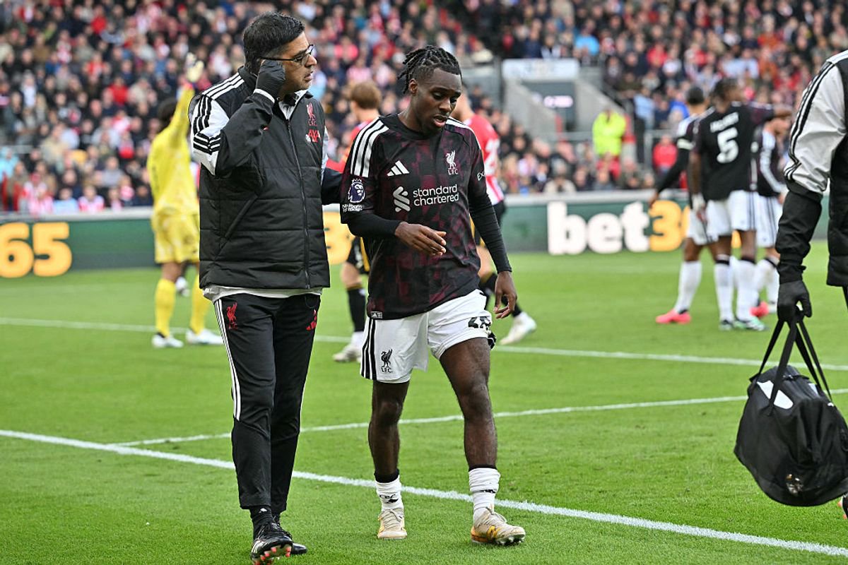 Liverpool's Dutch defender #30 Jeremie Frimpong leaves the game after picking up an injury during the English Premier League football match between Brentford and Liverpool at the Gtech Community Stadium in London on October 17, 2026. (Photo by Glyn KIRK / AFP via Getty Images) / RESTRICTED TO EDITORIAL USE. No use with unauthorized audio, video, data, fixture lists, club/league logos or 'live' services. Online in-match use limited to 120 images. An additional 40 images may be used in extra time. No video emulation. Social media in-match use limited to 120 images. An additional 40 images may be used in extra time. No use in betting publications, games or single club/league/player publications. / 