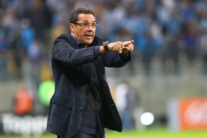 Luxemburgo fala sobre seu possível retorno ao Corinthians e impõe condições