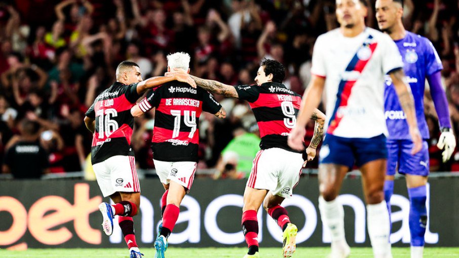 Flamengo vence o Bahia no Maracanã; se repetir o triunfo, neste domingo (18), na Fonte Nova, Fla dá um grande passo para conquistar o Campeonato Brasileiro 