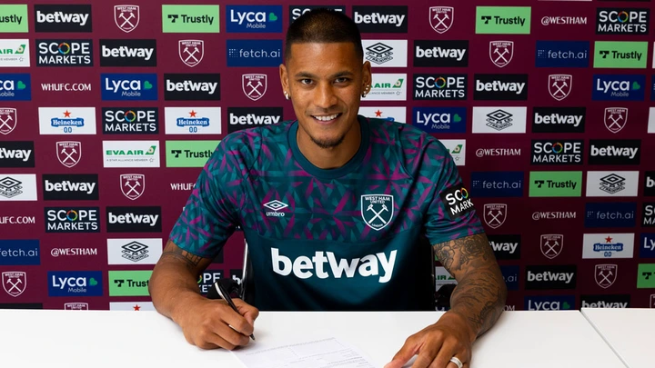 Alphonse Areola signs a permanent contract