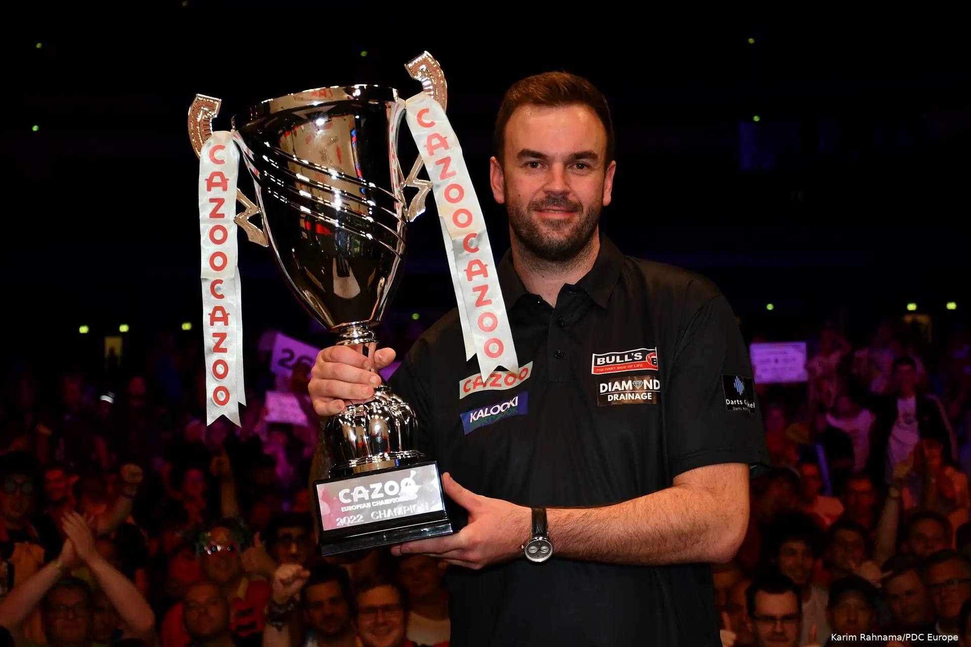 Ross Smith holds the European Championship trophy