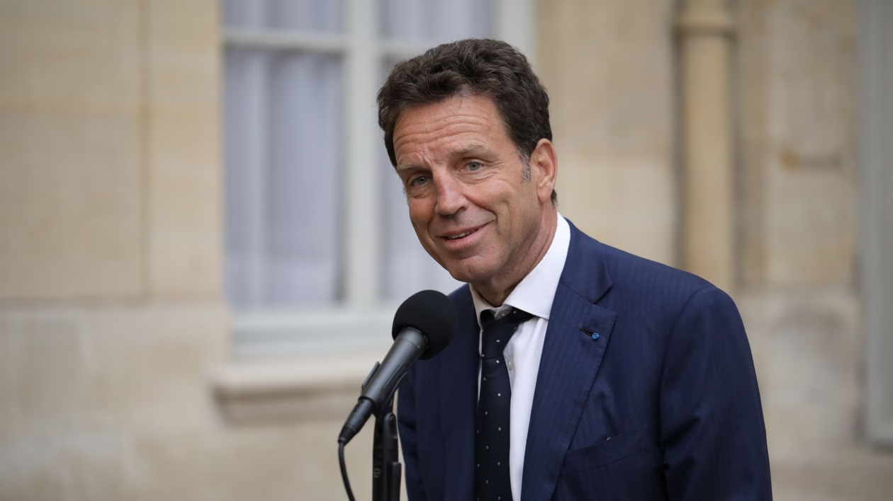 Geoffroy Roux de Bézieux prend la tête du comité d’organisation des Jeux olympiques et paralympiques d’hiver 2030.