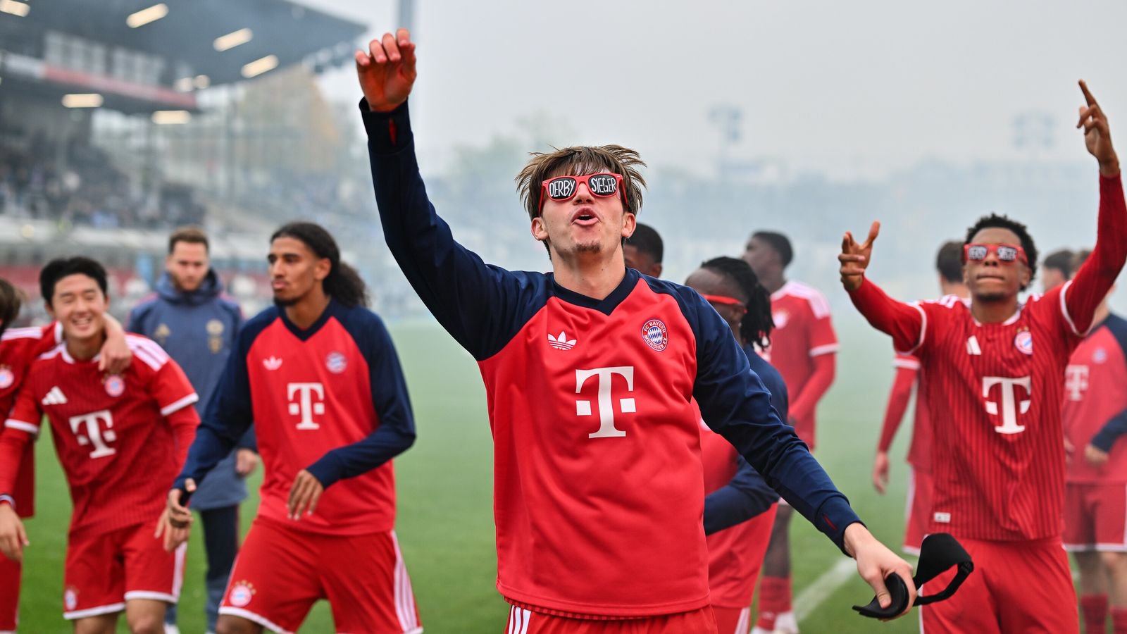 FC Bayern II Defeats 1860 Munich 4:2 as Coach Dante Is Sent Off