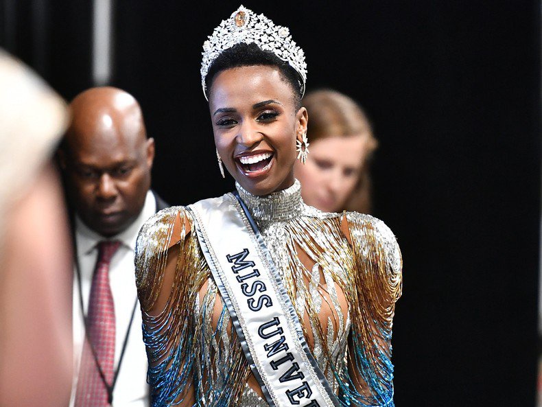  Zozibini Tunzi Miss Universe 2019 [businessinsider]