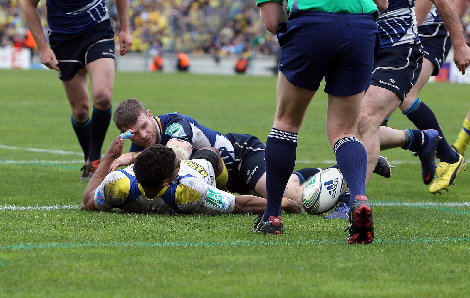 Leinster’s Gordon D’Arcy tackles Clermont Auvergne’s Wesley Fofana to prevent him from touching down for a try in the 2012 Heineken Cup semi-final. Photograph: Dan Sheridan/Inpho