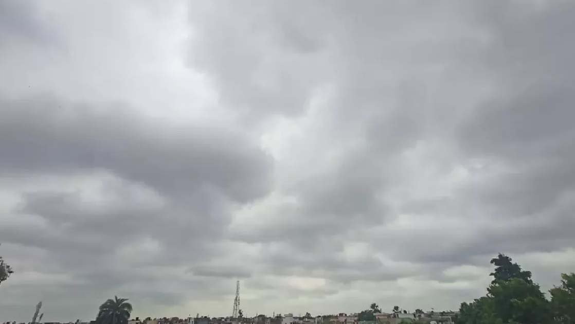 Weather Update :- UP मे 24 घंटे में बदलेगा मौसम , 22 जिलों में हो सकती है! भारी बारिश