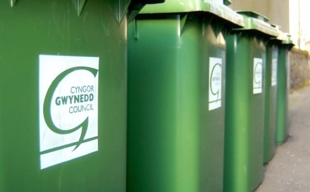 Casgliadau gwastraff dros y Dolig