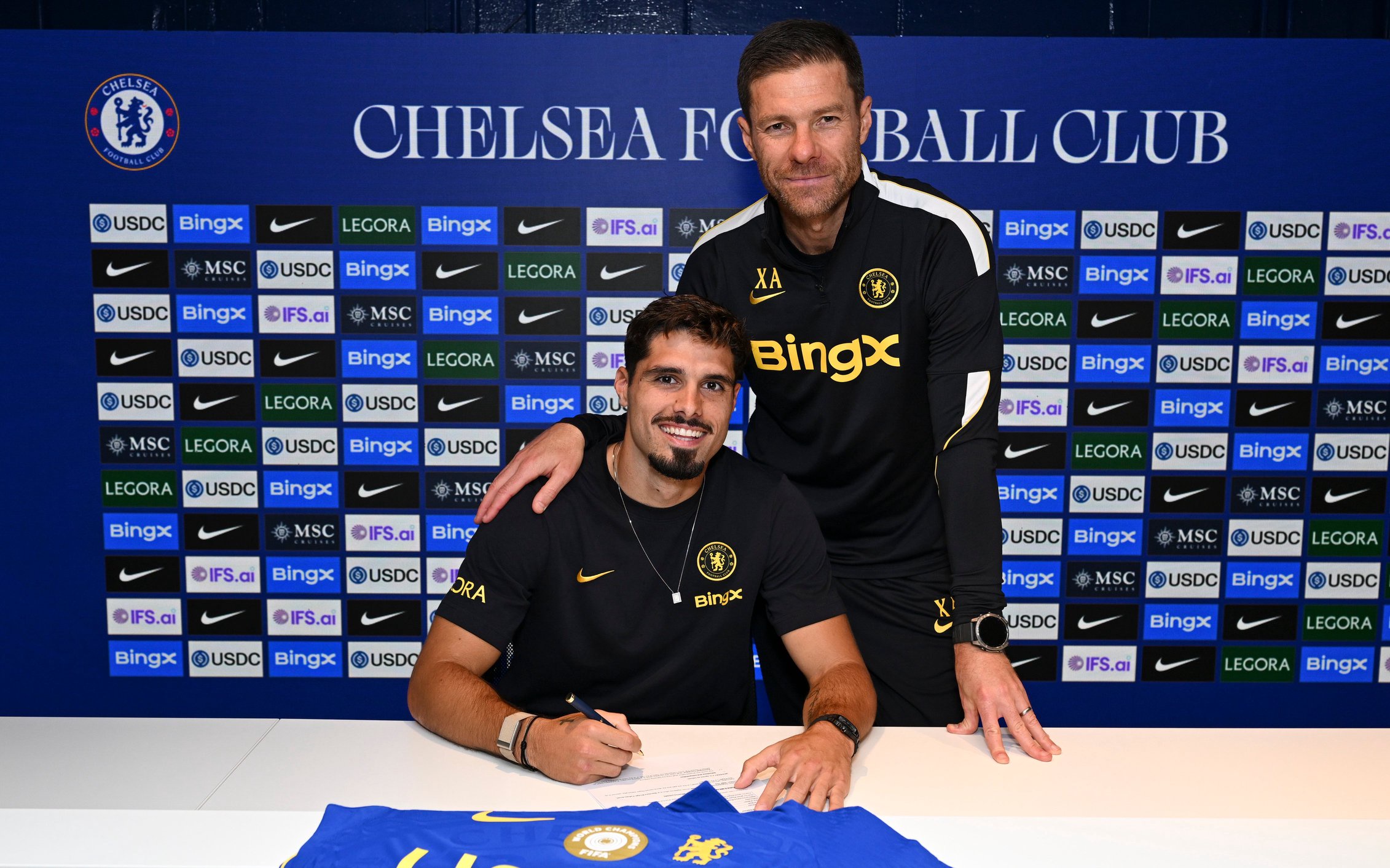 Pedro Neto committed his long-term future to Chelsea in September (Getty)