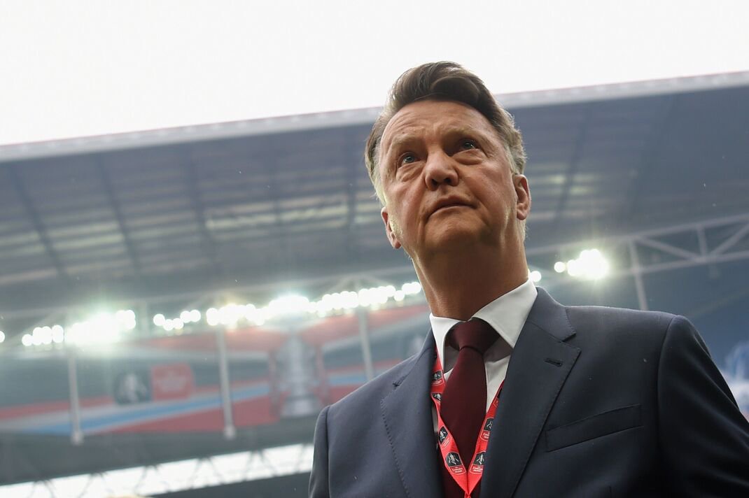 Louis van Gaal looks up