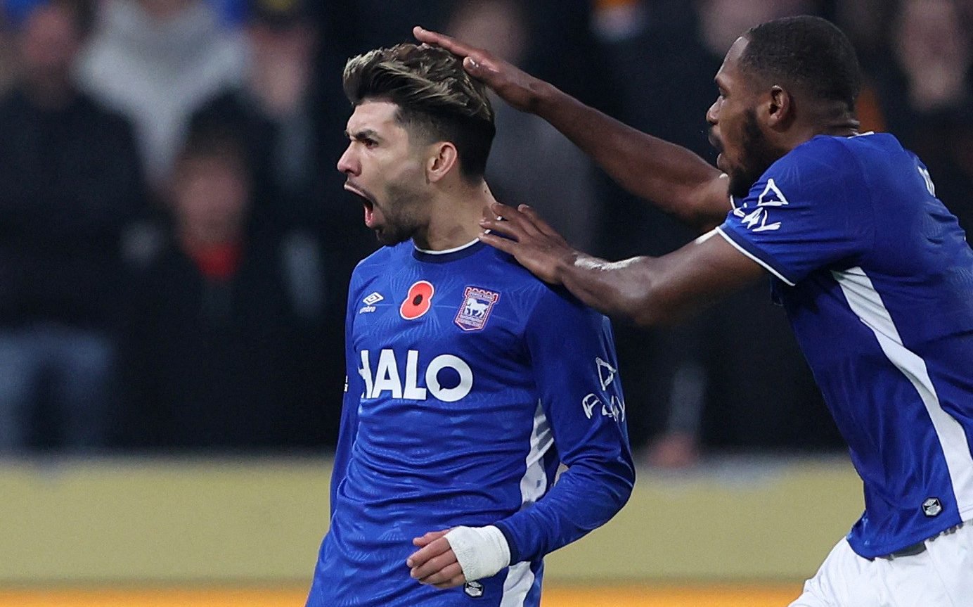 Soccer Football - Premier League - Hull City v Ipswich Town - MKM Stadium, Hull, Britain - October 31, 2026 Ipswich Town's Julio Enciso celebrates scoring their second goal with Issa Diop.