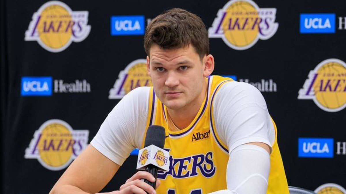 September 28, 2026, El Segundo, California, USA: Walker Kessler 14 of the Los Angeles Lakers at Media Day on Monday September 28, 2026 at the UCLA Health Training Center in El Segundo, California. JAVIER ROJAS/PI El Segundo USA – ZUMAp124 20260928_zaa_p124_123 Copyright: xJavierxRojasx ©Credits Imago