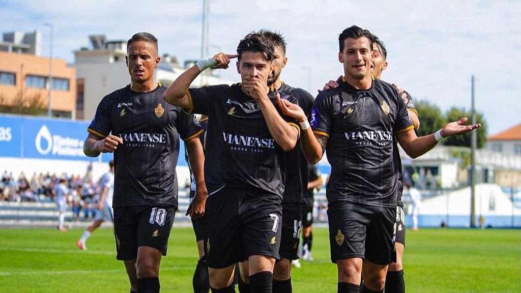 Moisés Conceição marca pelo Vianense (FOTO: Instagram)