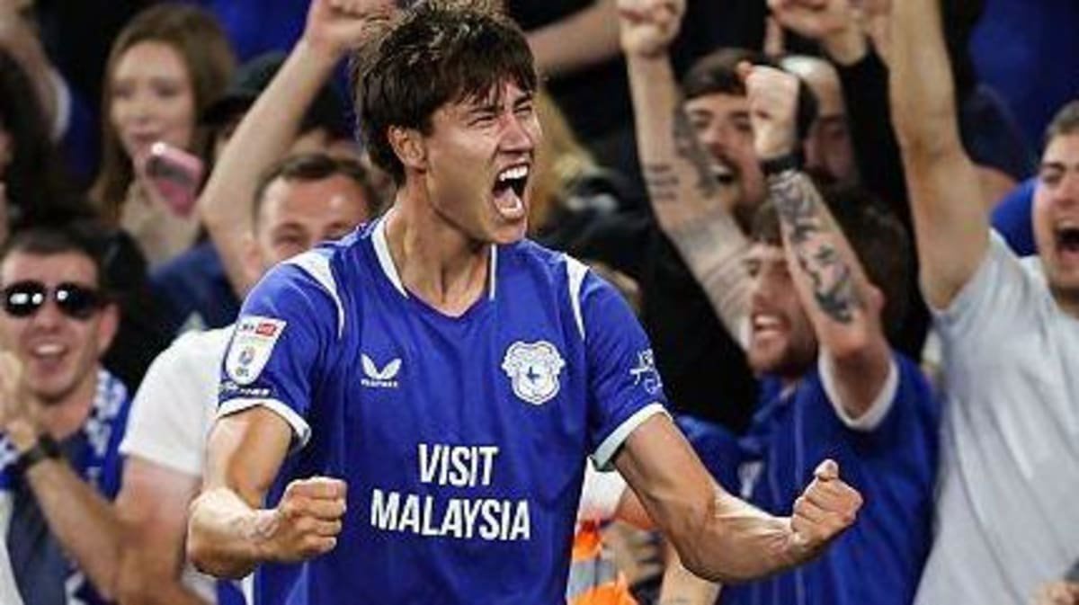 Rubin Colwill celebrates for Cardiff City