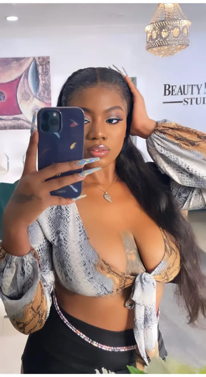 Though I must admit, that I'm not entirely a fan of BBNaija female housemate Angel, but I admire her personality as a creative brand. Angel Smith is a budding writer with admirable talent, and she has always been optimistic about her breakthrough soonest as a female author. Aside from her love for writing, she is also a content creator. Of course, she is a pretty lady, and she often likes to slay her beauty trends with little or no stress.