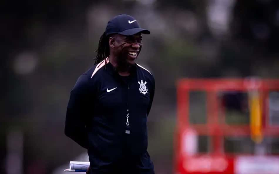 Seedorf durante treino no Corinthians