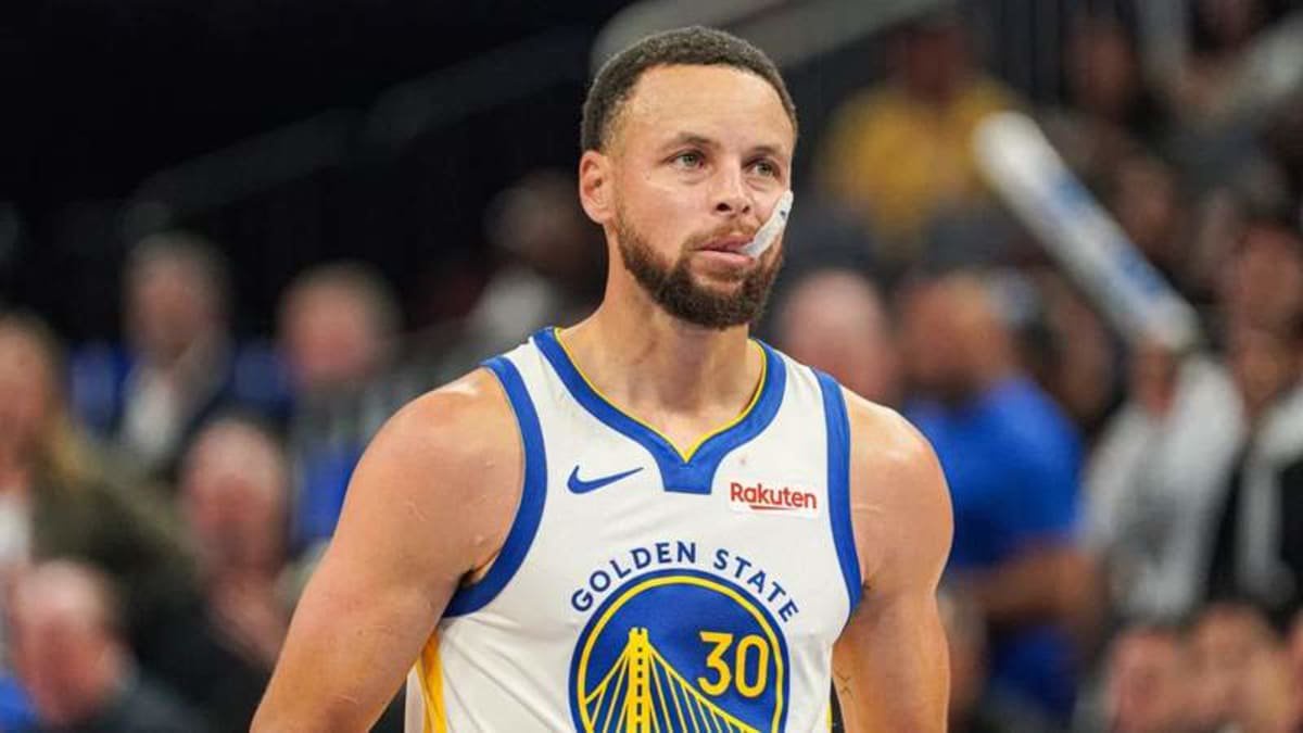 Golden State Warriors at Orlando Magic, Orlando, Florida, USA Orlando, Florida, USA, November 18, 2025, Golden State Warriors player Stephen Curry 30 at the Kia Center. Copyright: xMartyxJean-Louisx ©Credit - Imago