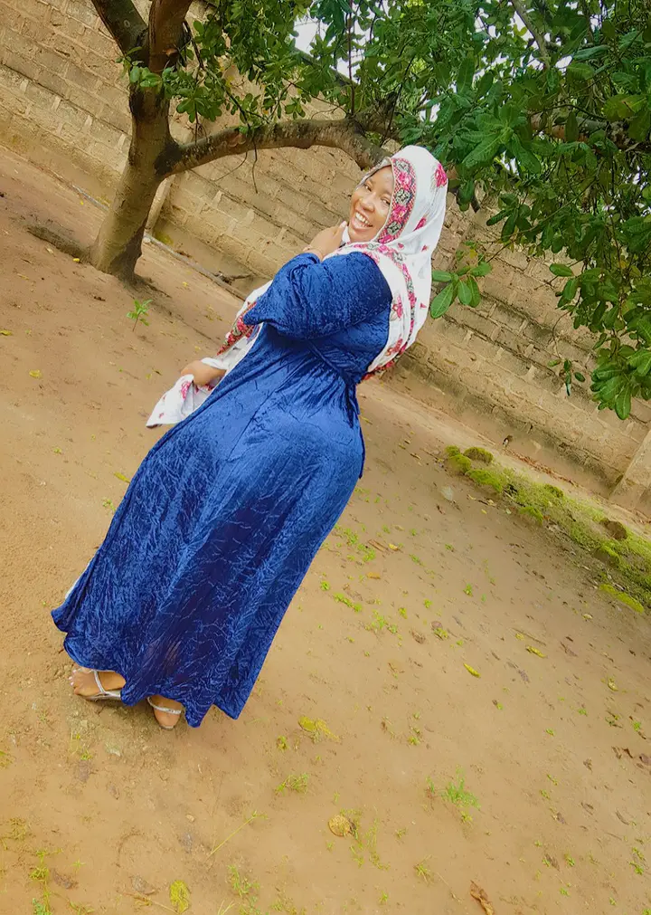Pictures of a Muslim Medical Doctor Slaying in a hot outfit goes viral online (photos)