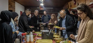 At a Ramadan meal, Palestinian Bedouin invite Jewish Israelis to the table