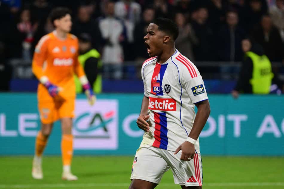 Endrick reage durante Lyon x Lens, pela Copa da França