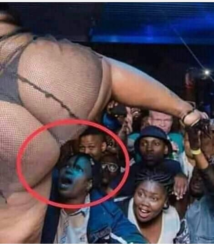 FREE SHOW: Zodwa Wabantu proudly shares photo of male fan looking up her legs as she performed on stage - Report Ghana
