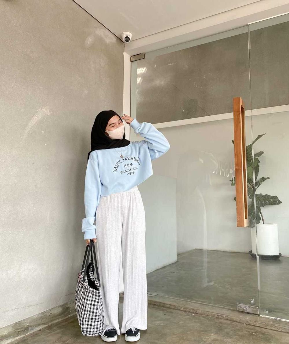 12 Inspirasi OOTD dengan Celana Putih, Solusi Tampil Eksis – porostimur.com