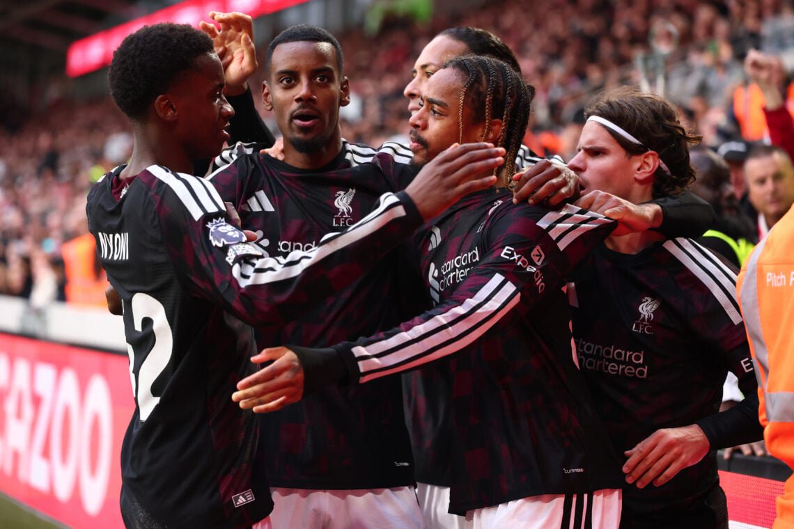 Liverpool players celebrate Alexander Isak's winning goal during the Premier League match against Brentford at the Gtech Community Stadium