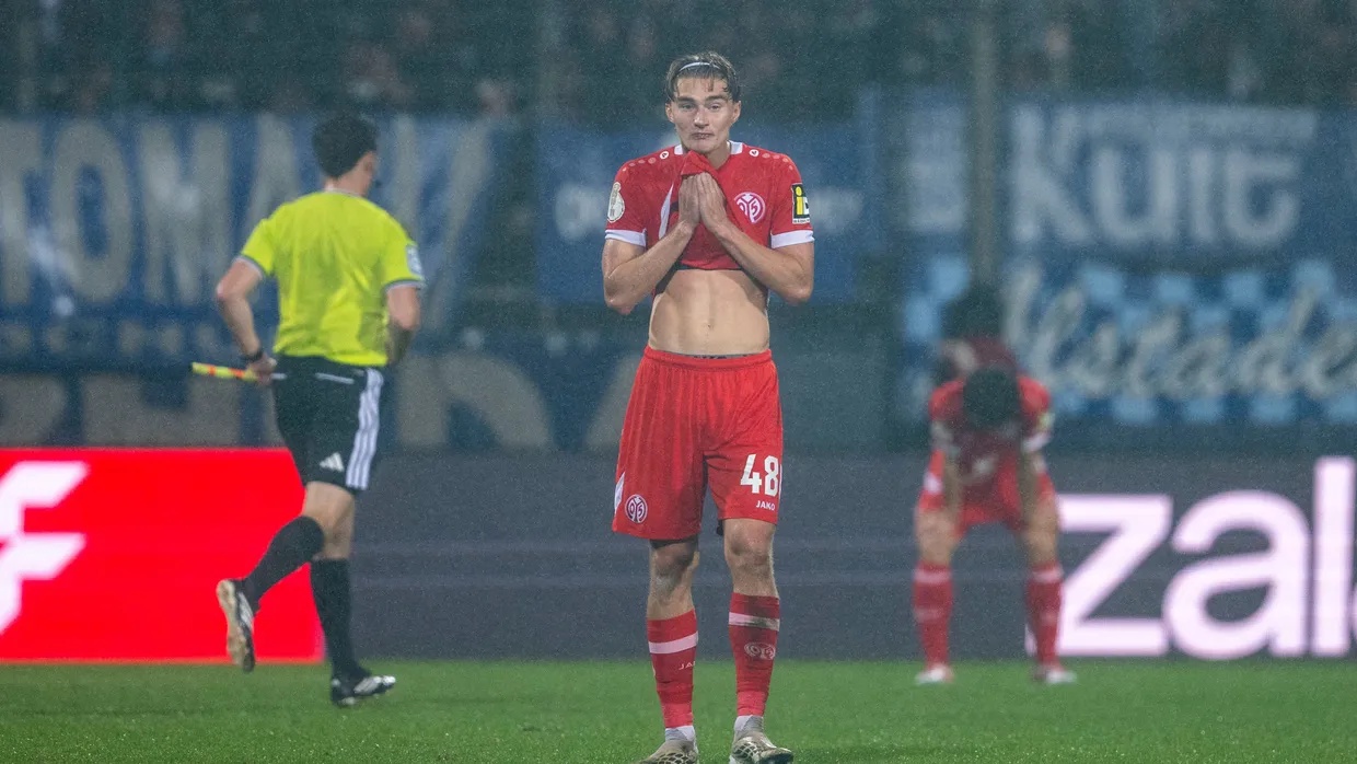 Mainzer Trübsal in Bochum: Das Gesicht von Kacper Potulski spricht Bände.