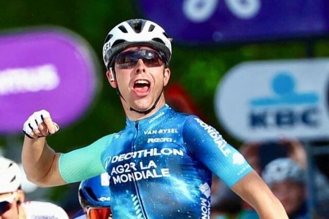 Le cycliste Benoît Cosnefroy fait partie des nominés pour le titre de Sportif de l’année 2026, trophée du Conseil Départemental. (© Facebook Sportricolore.)