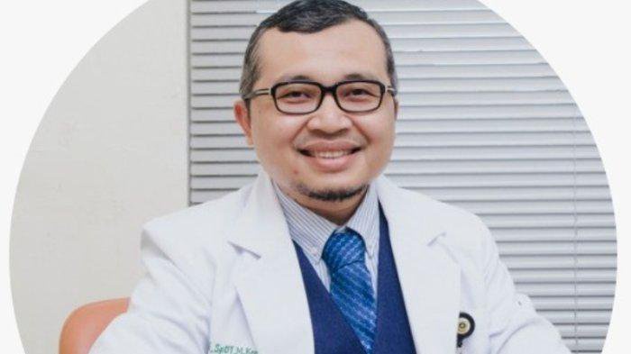 dr. Mohammad Tsani Musyafa, Sp.OT, M.Kes menjelaskan penanganan nyeri bahu berkepanjangan di layanan Pain Management Center Mayapada Hospital Bogor.