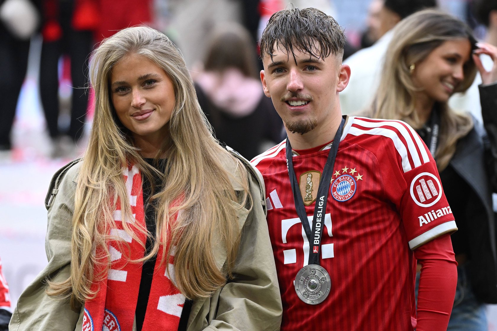 Bayern-Profi Lennart Karl mit Freundin Zoe Käppele