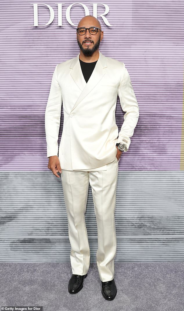 After social media users commented about how Keys' and Usher's partners must feel jealous watching them get touchy-feely onstage, Swizz Beatz said that's just not the case