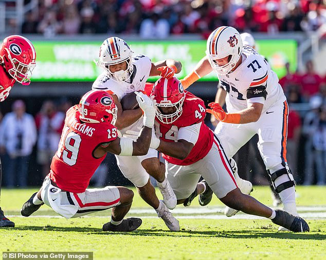No.1 ranked side Georgia collapsed in stunning fashion against unranked rival Auburn