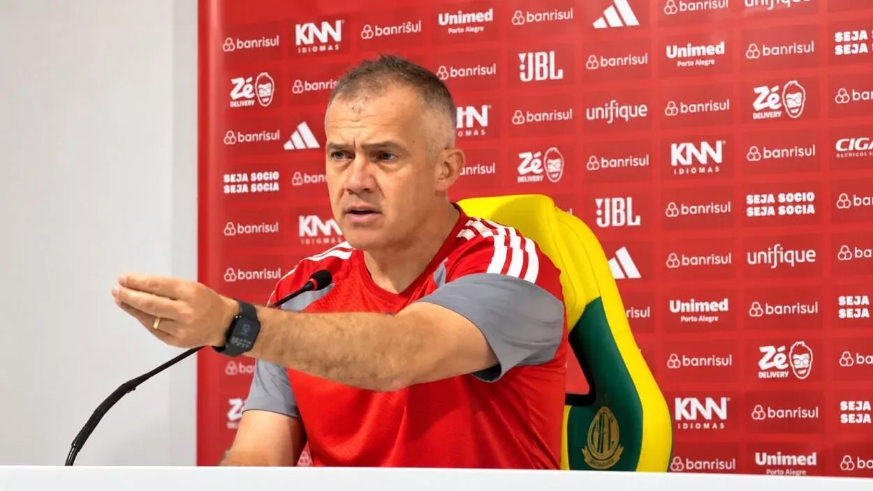 Eduardo Baptista, técnico do Inter