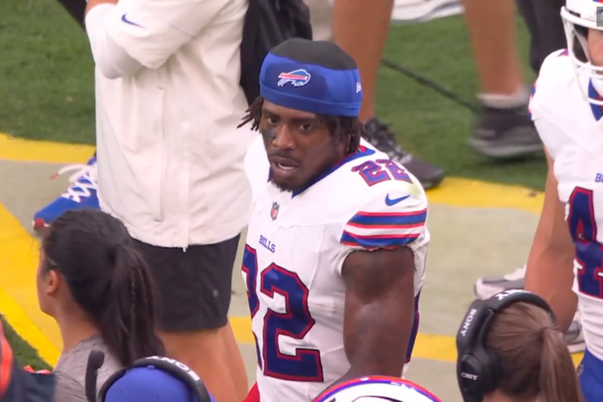 Buffalo Bills safety CJ Gardner-Johnson on the sideline