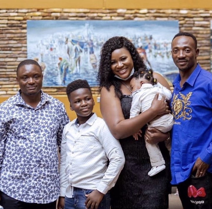 See beautiful photos of kumawood actor Salinko, his wife and kids