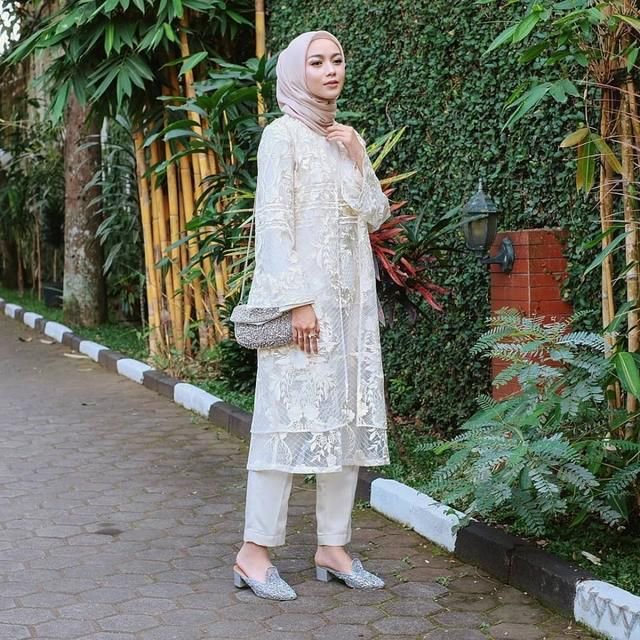 8 Model Baju Pesta Simpel Elegan yang Nyaman Dikenakan