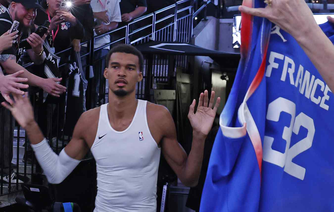 Oklahoma City Thunder v San Antonio Spurs