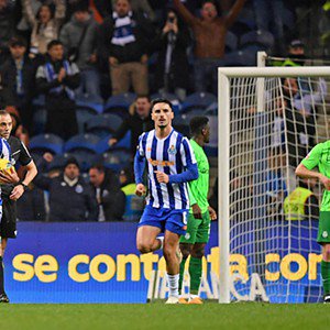 FC Porto 1-1 Sporting (2024/25). Fresneda meteu o Sporting a ganhar no Dragão por 1-0 (42'). O balde de água fria foi servido por Namaso aos 90+4'. Resultado final: 1-1 - Foto: IMAGO