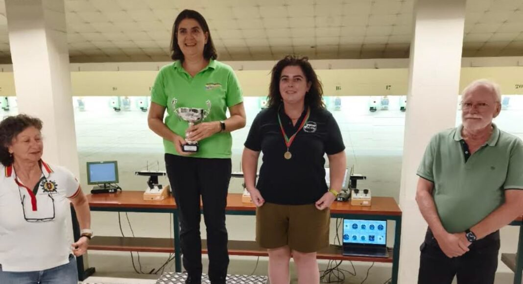 Francisca Neto, atleta dos Ases do Pedal de Portalegre, vencedora da Taça de Portugal de Pistola a 10 metros no Jamor.