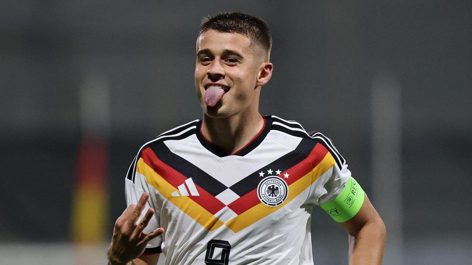 Nicolo Tresoldi (Deutschland) jubelt nach einem seiner Tore.
