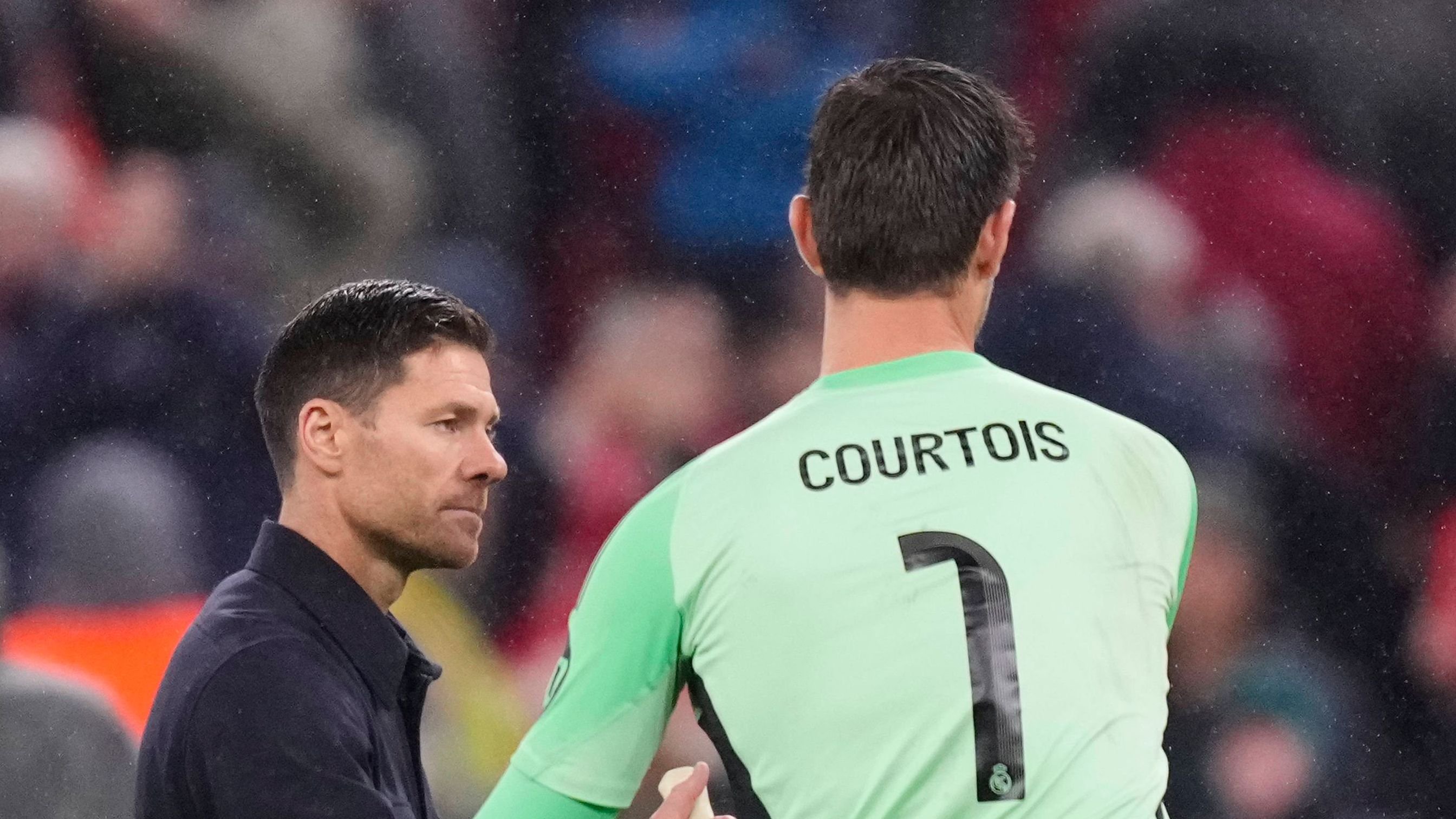 Everton vs Chelsea: Emiliano Martinez Alami Cedera Kepala Berat, Xabi Alonso Ungkap Kondisi Sang Kiper
