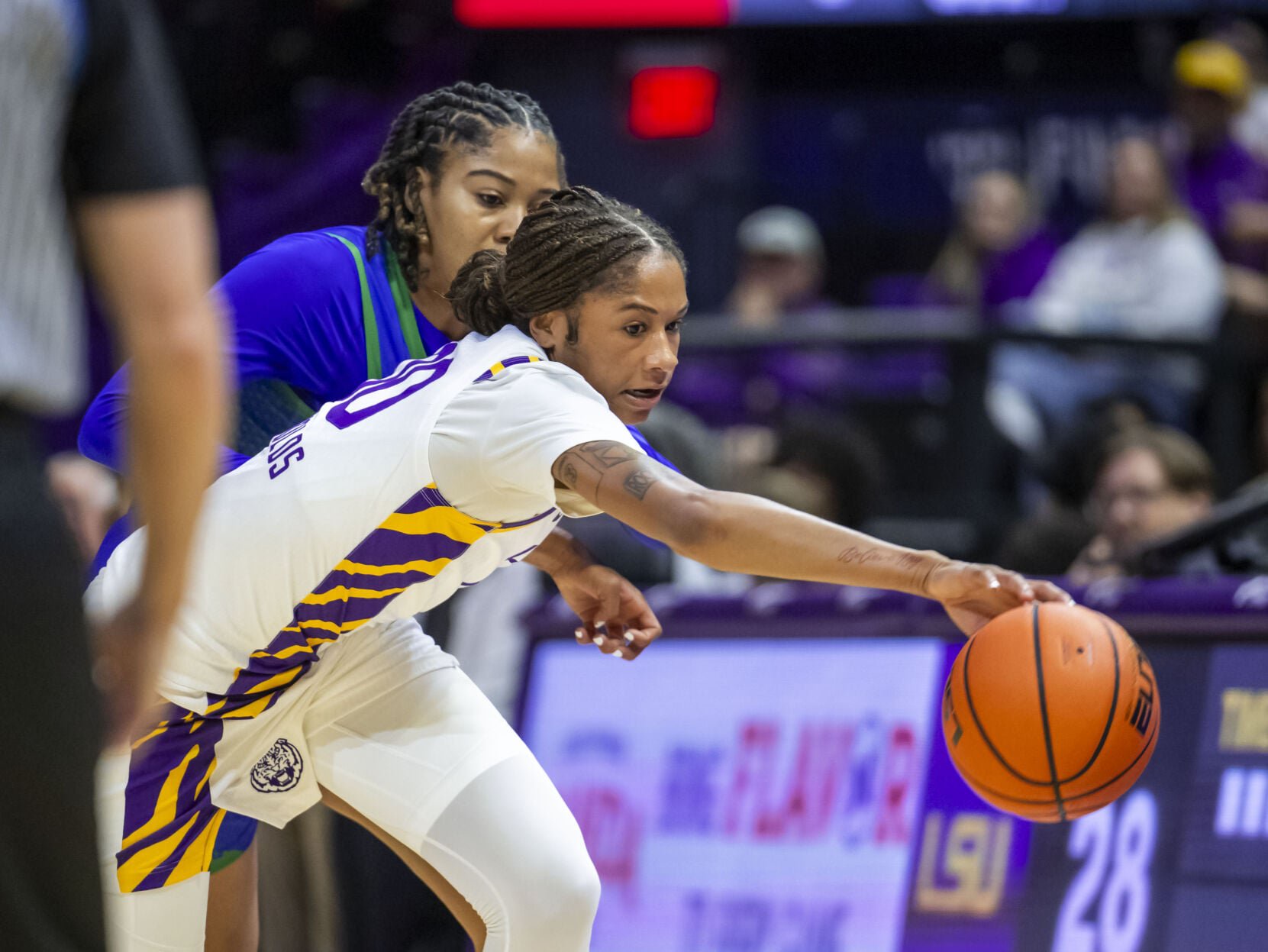 NO.lsuwomen.102326_4390 MJ.JPG