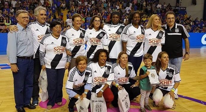 Livro homenageia técnicas do lendário time de basquete da Ponte Preta