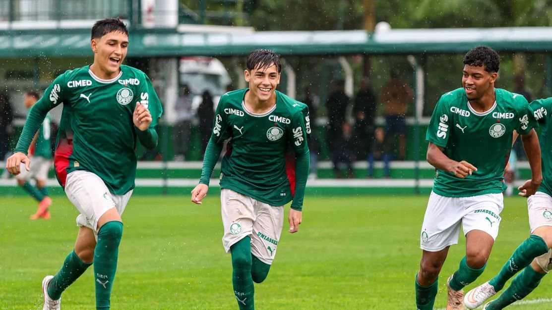 Palmeiras vence Barcelona e lidera grupo na Messi Cup