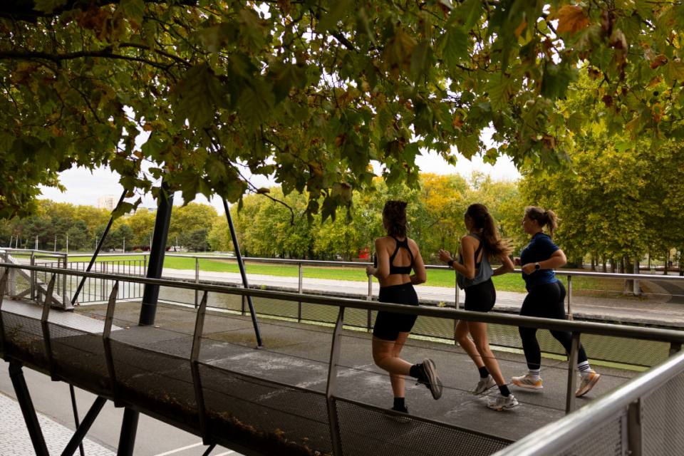 Le parc de La Villette, l'un des plus grands de Paris, est régulièrement fréquenté par les coureurs. 