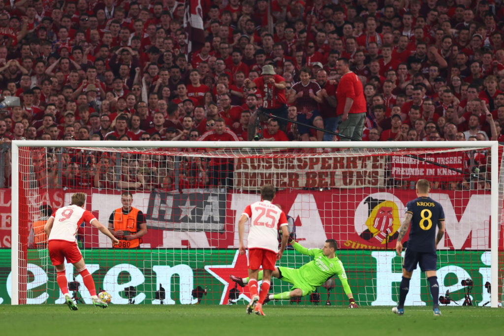 Harry Kane of FC Bayern München scores a penalty to make it 2-1 during the UEFA Champions League semi-final first leg match between FC Bayern Münch...