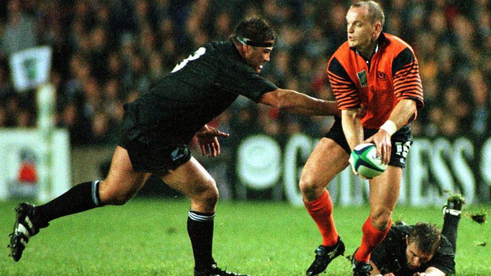 Gregor Townsend (right) in action for Scotland in a 30-18 World Cup quarter-final defeat by New Zealand