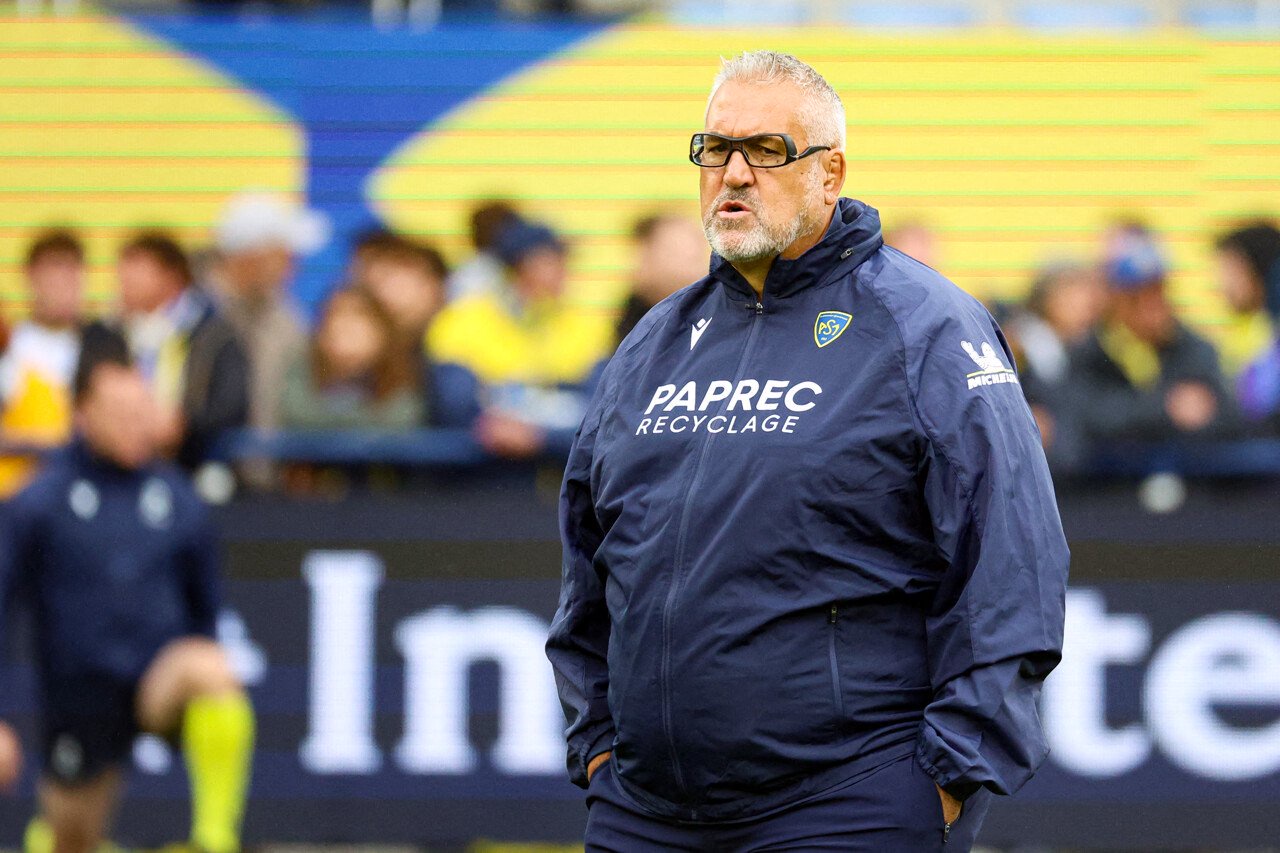 Christophe Urios a salué ses jeunes joueurs samedi après le revers face au Leinster.