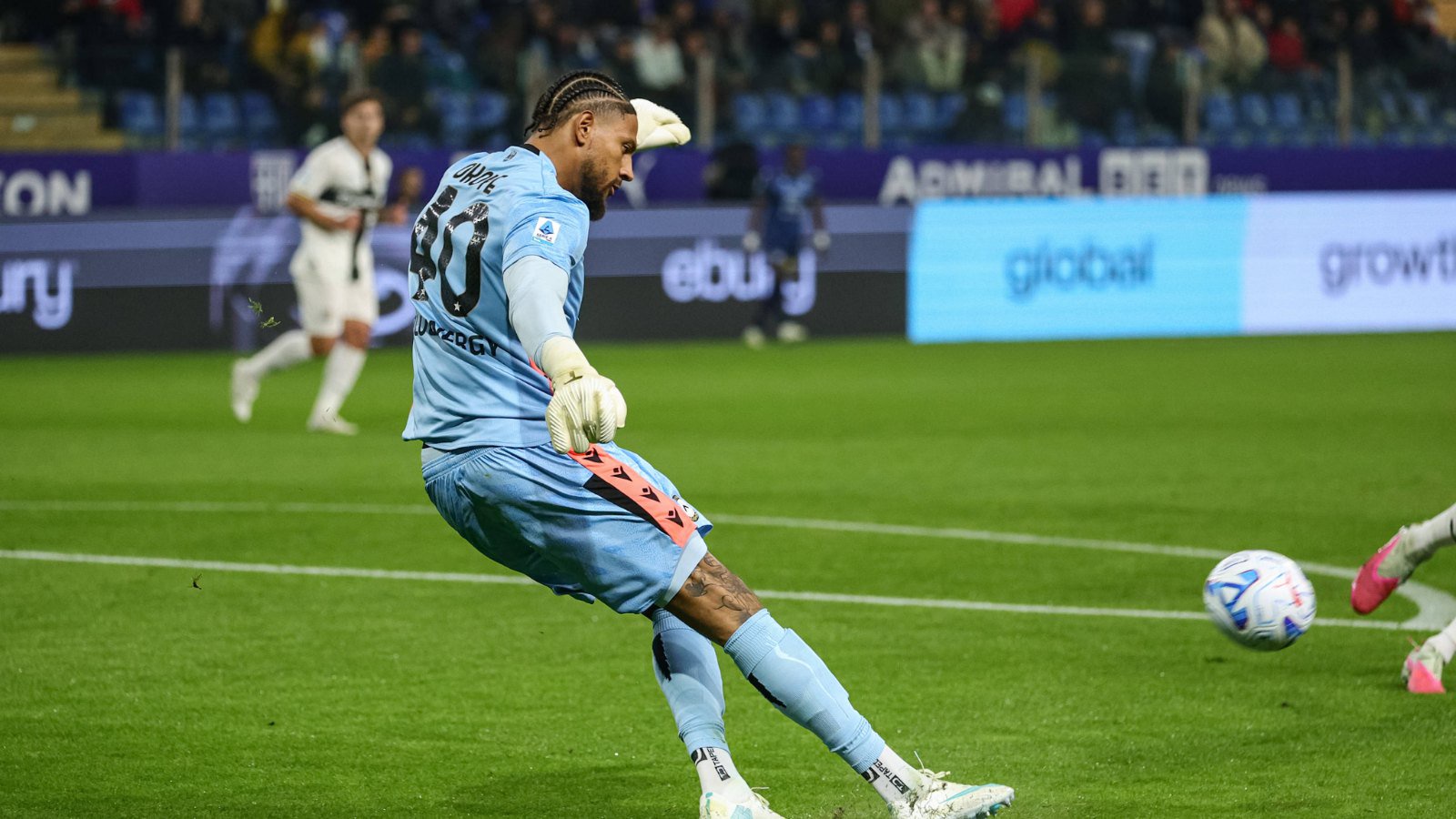 Maduka Okoye saves BernabÃ© penalty as Udinese hold Parma 0-0