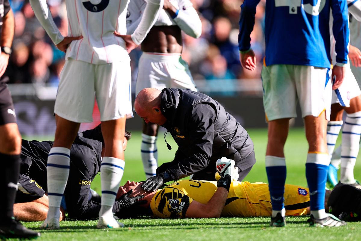 Emiliano Martinez could miss a few Chelsea matches with a head injury